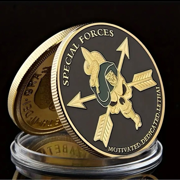 Special Forces Challenge Coin "De Oppresso Liber" Gold Tone - Picture 2 of 3